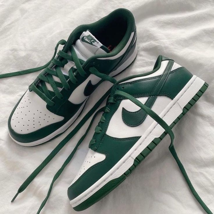 Dunk Green & White Low-Top Sneakers
