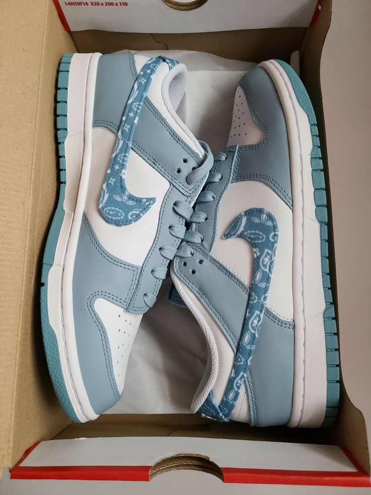 Dunk Low “Blue Paisley”