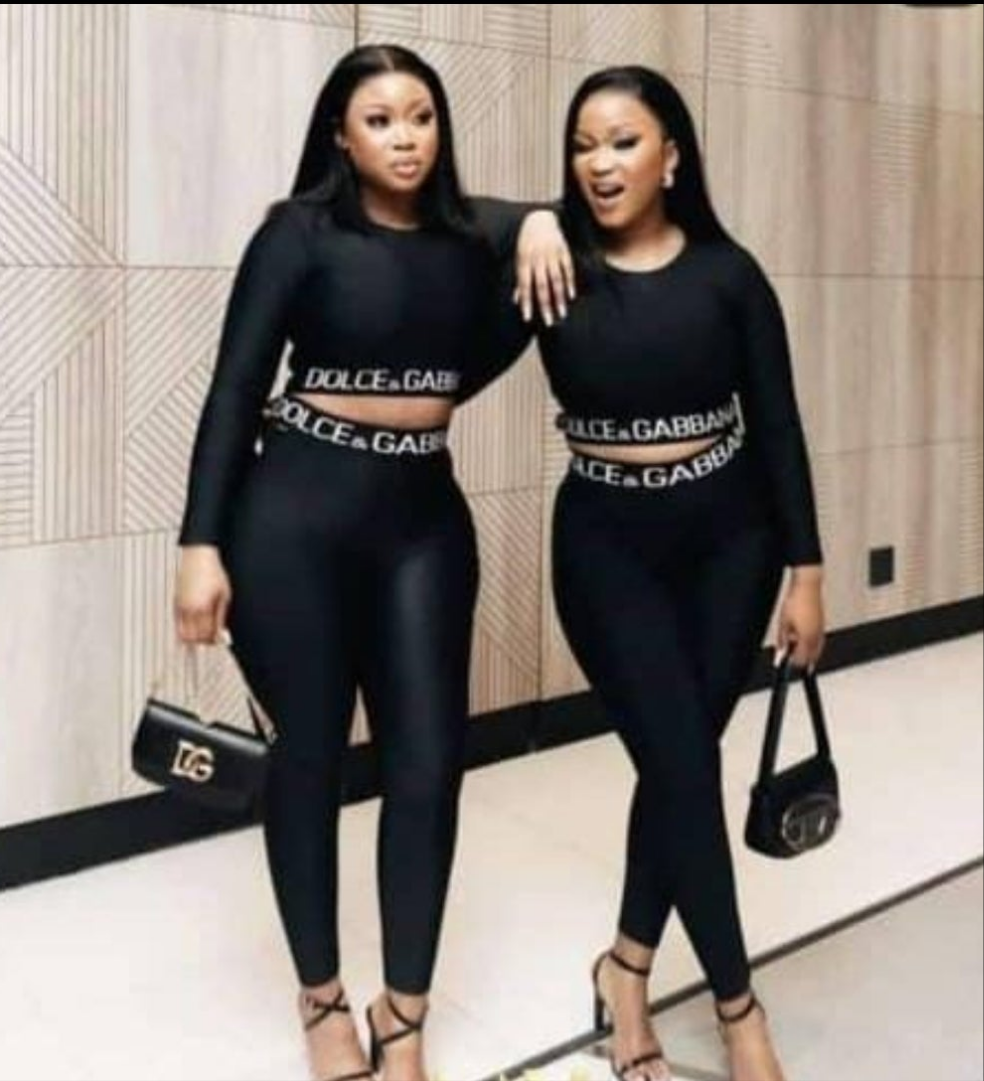Monochrome Luxe 2-Piece Set – Black Crop & Leggings